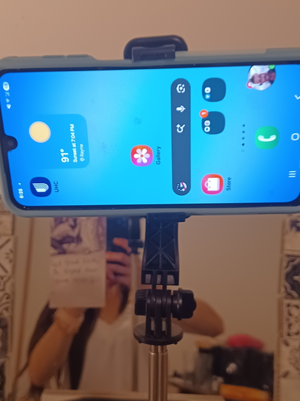 Remote Control Selfie Stick - Picture 8 of 9
